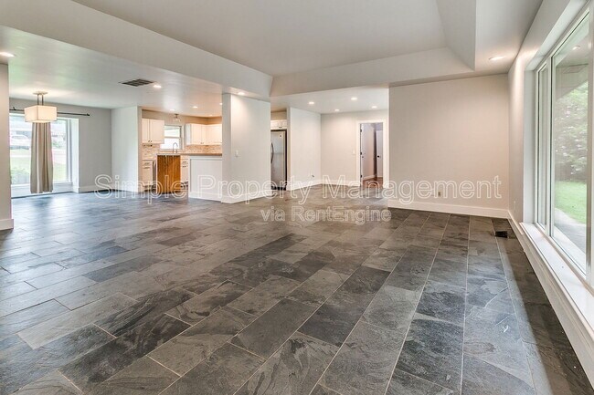 Foto del edificio - 616 E 9th St