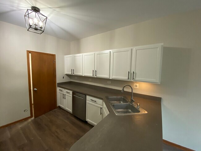 Foto del edificio - 610 Springbrook Trail N