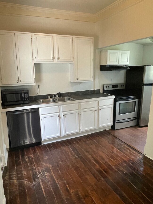 Foto del edificio - Single Family Home right off Magazine Street!