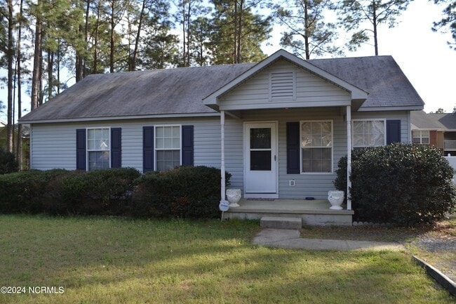 Building Photo - 210 Pecan Grove Dr