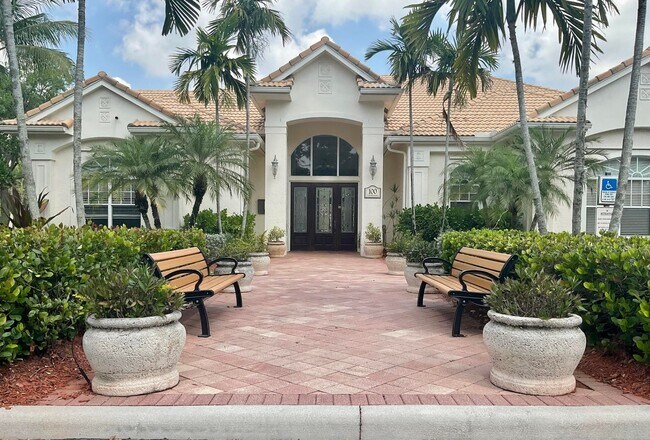 Foto del edificio - 4101 Myrtlewood Cir E