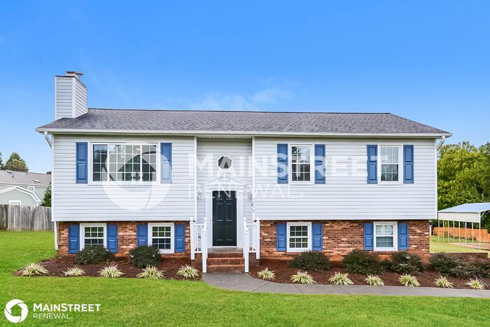 Primary Photo - 7570 GLENN FERRY RD, PFAFFTOWN, NC 27040