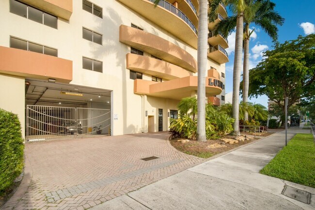 Building Photo - 2301 SW 27th Ave