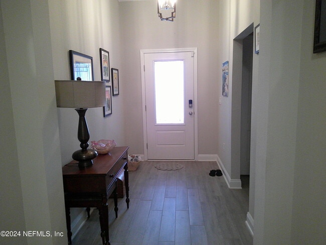 Foto del edificio - 961 Rustlewood Ln