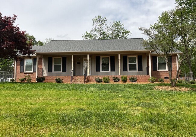 Beautiful 3 Bedroom 2 Full Bath in Gastonia! - Beautiful 3 Bedroom 2 Full Bath in Gastonia! House