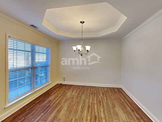 Building Photo - 2472 Kinglet Court