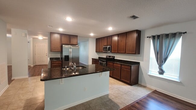 Building Photo - 318 Mystic Castle Dr