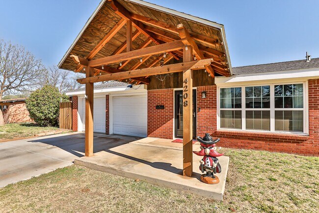 Building Photo - Cute 3 Bedroom