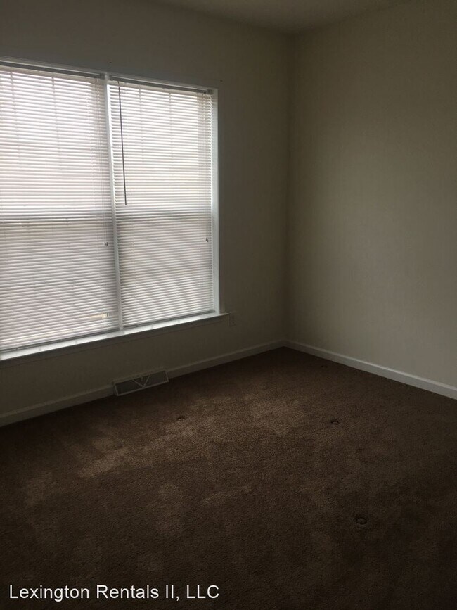 Building Photo - 3 br, 2 bath House - 156 W. Sheldrake Circle