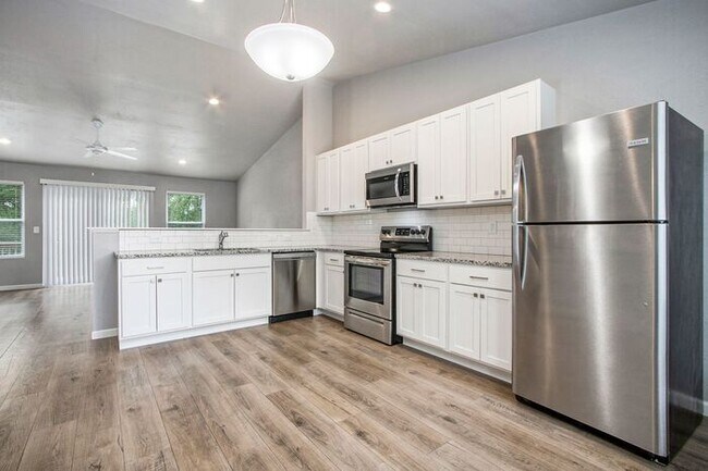 Foto del edificio - 1730 Harper Grove Ln