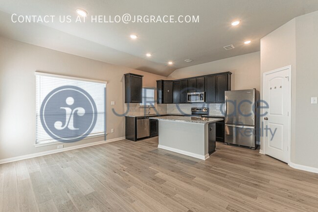 Foto del edificio - 4037 Bravo Ranch Rd