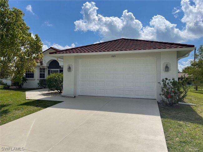 Building Photo - 3525 SW 8th Pl