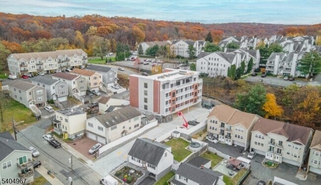 Foto del edificio - 318 Dixon Ave