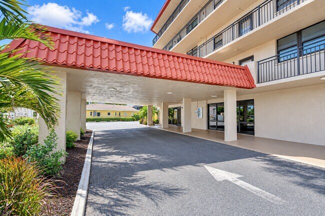 Foto del edificio - 17580 Gulf Blvd