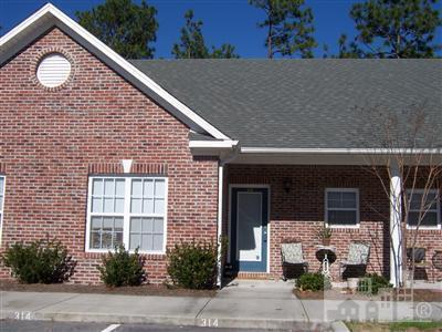 Independence South Brick Townhouse Community next to Golf Course w/ Patio, Nice Master, Vaulted C... - Independence South Brick Townhouse Community next to Golf Course w/ Patio, Nice Master, Vaulted C...