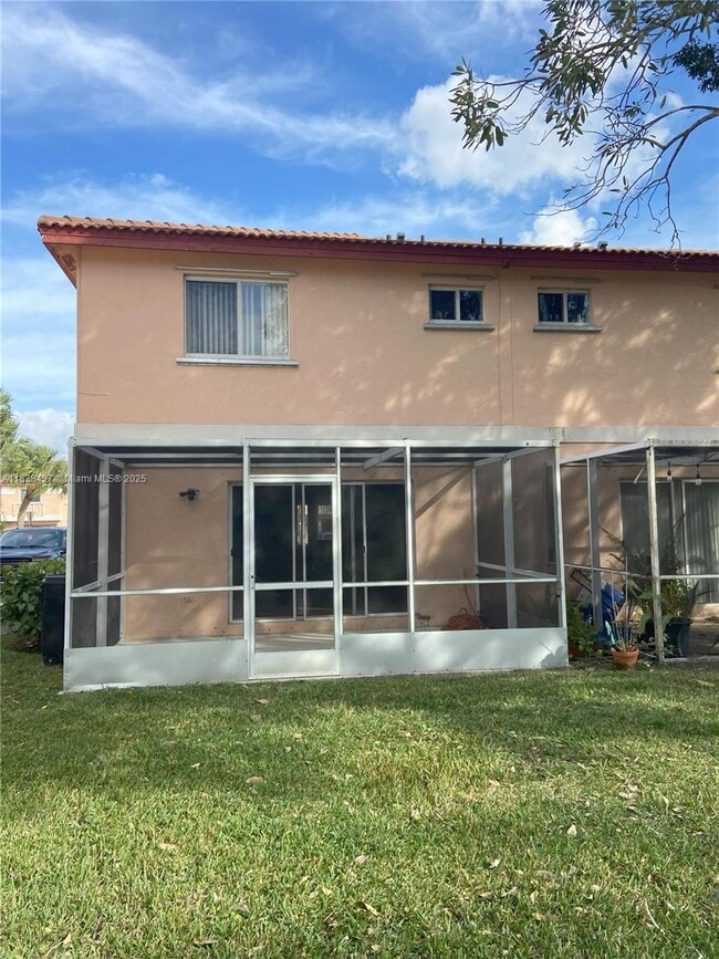 Building Photo - 762 NW 208th Ter