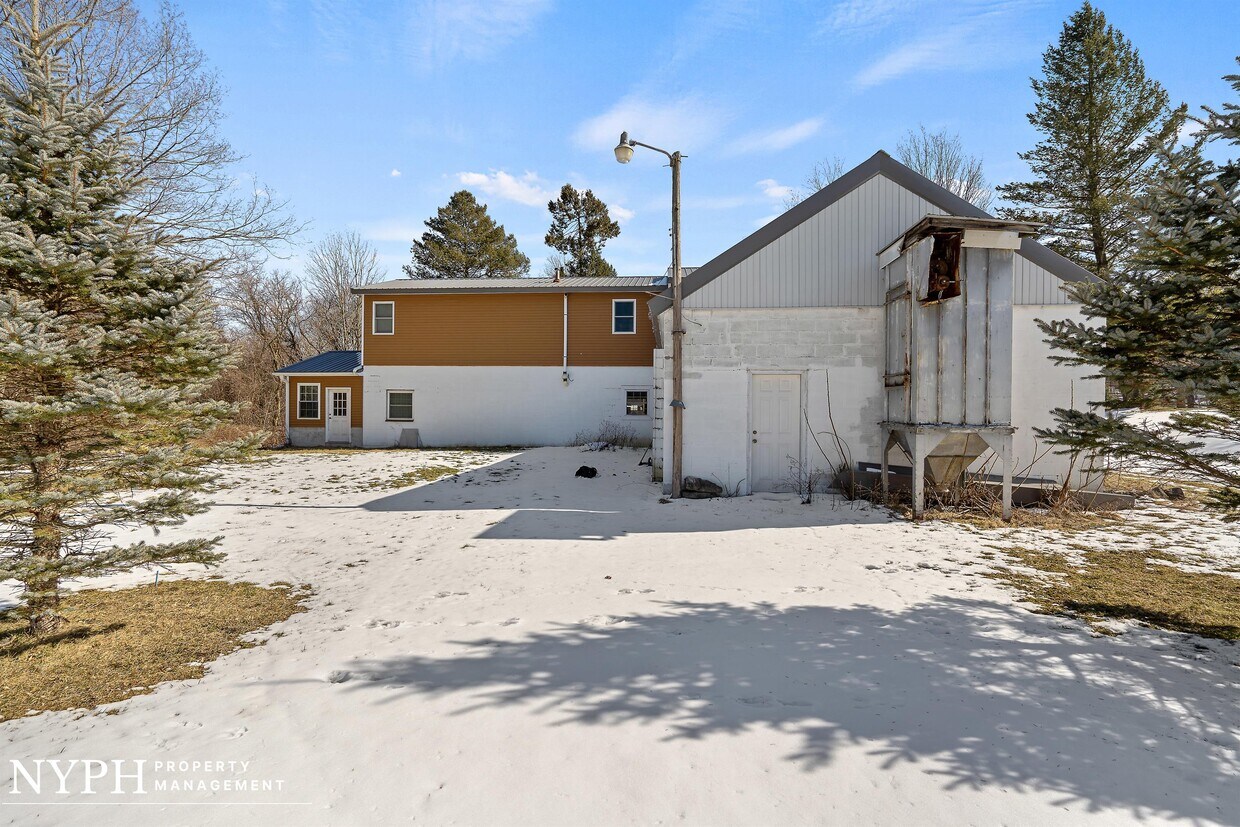 Primary Photo - 5113 Cedarvale Rd