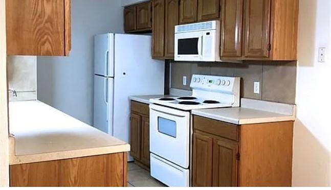 Foto del edificio - 7001 Oak Meadow Cir