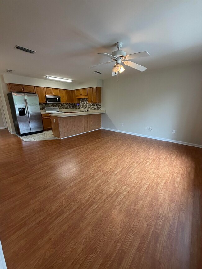 Foto del edificio - 1409 Deer Haven Ln