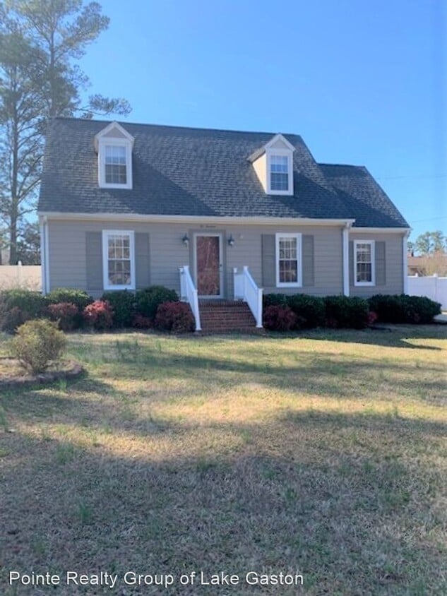 Primary Photo - 3 br, 2 bath House - 214 E York Dr.
