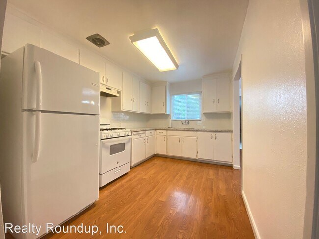 Building Photo - 4 br, 2 bath House - 4645 Hibiscus Rd
