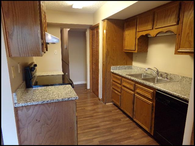 Building Photo - 39 Oak Forest Loop