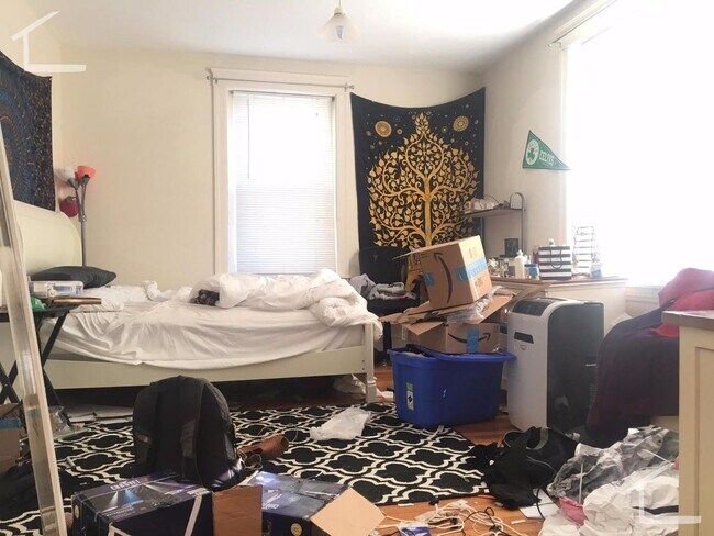 Foto del edificio - CHECK OUT THIS NICE 3 BED IN BROOKLINE!!!