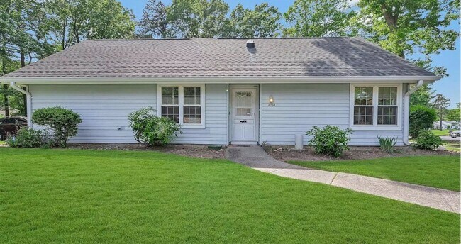 Building Photo - 479 Fairway Ct