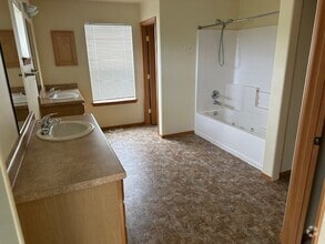 Building Photo - 6907 Desperado Dr SE