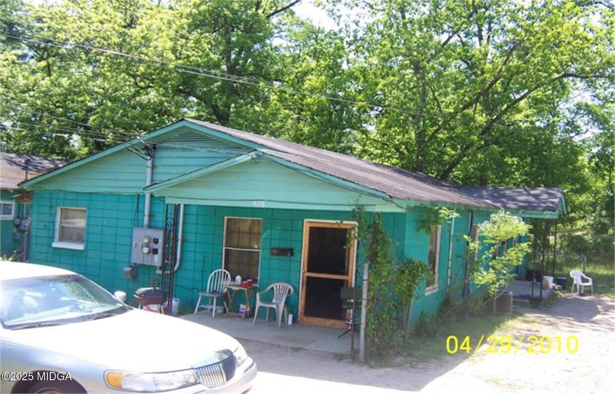 Primary Photo - 970 Center St