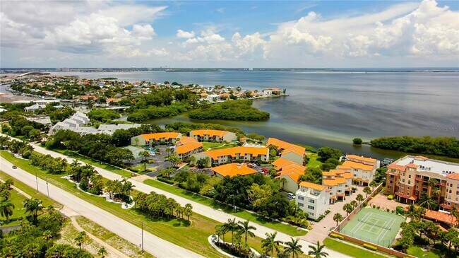 Foto del edificio - 1575 Pinellas Bayway S