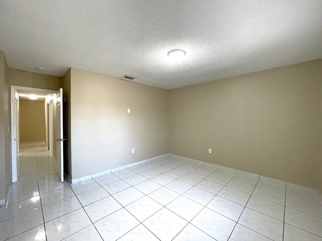 Foto del edificio - 14206 NE 52nd St