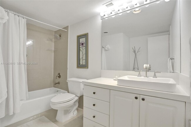 Foto del edificio - 19390 Collins Ave