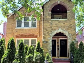 Building Photo - 7130 Amherst Ave