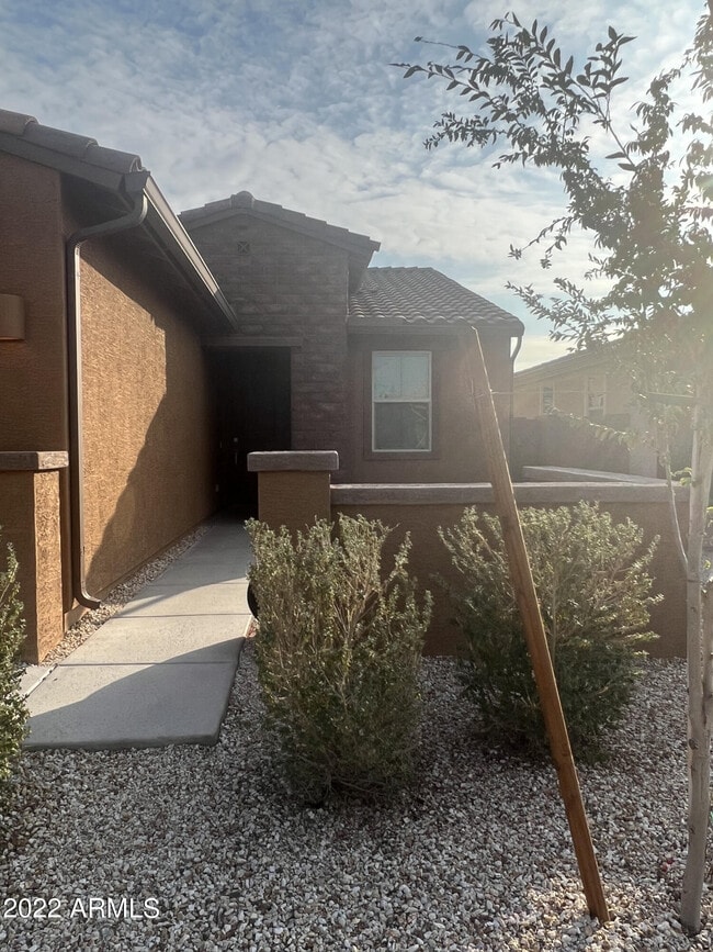 Building Photo - 8953 W Palo Verde Dr