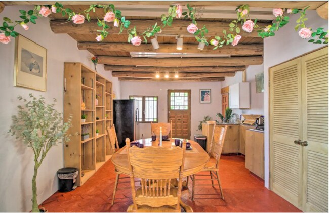 Foto del edificio - 7617 Guadalupe Trail NW