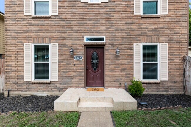 Foto del edificio - 6827 Hollow Hearth Dr