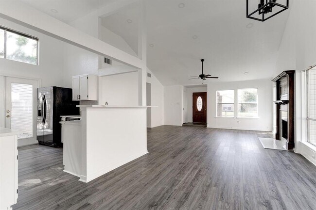 Building Photo - 18326 Autumn Trails Ln