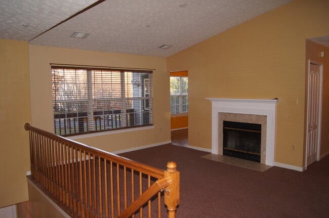 Main Room - 11441 Deepwood Dr