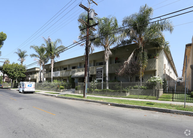 Parkview Apartments - Vista Park Apartments