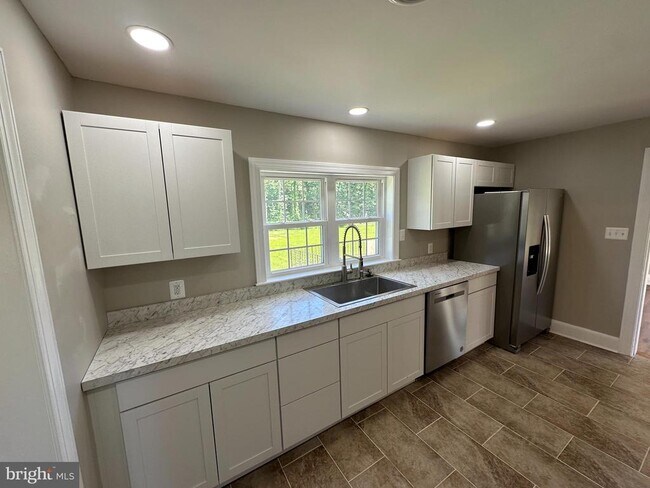 Foto del edificio - 22918 Three Notch Rd