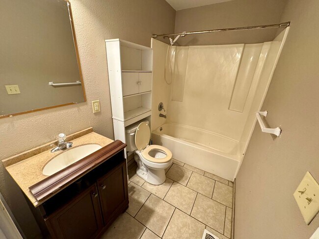 Foto del edificio - 230 SE 121st Rd