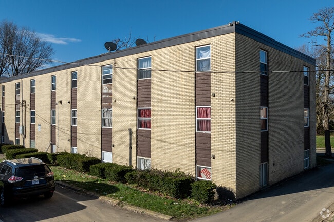Building Photo - Catalpa Manor