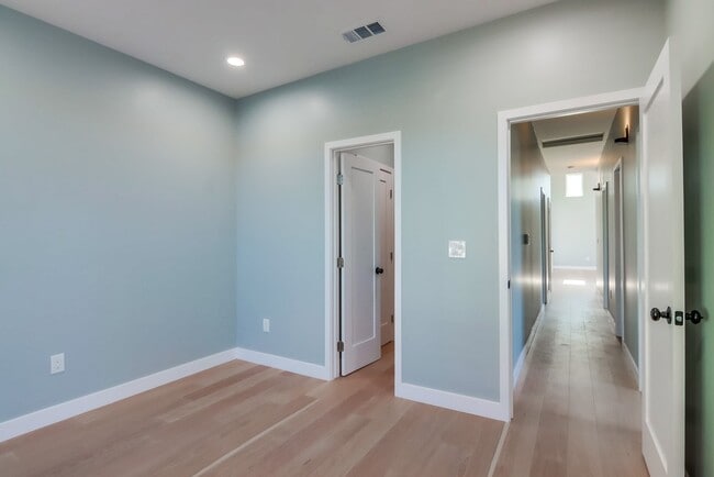 Building Photo - 3336 Altadena Ave.
