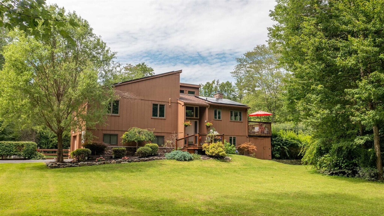 25 Pinebrook Loop, Hopewell Junction, NY 12533 House Rental in