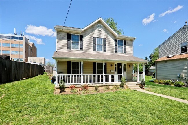 Building Photo - 3717 Dupont Ave
