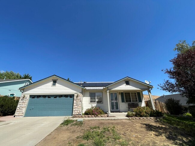 Building Photo - 3 Bedroom / 2 Bathroom Northwest Home