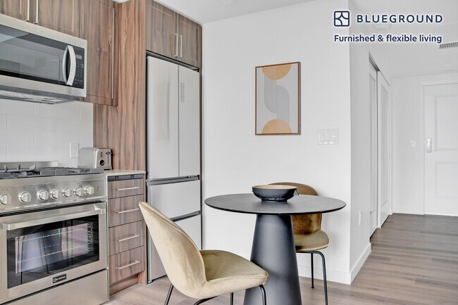 Foto del edificio - 704 Spring St