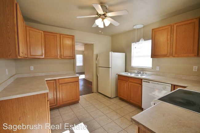 Foto del edificio - 3 br, 1.5 bath House - 112 E. Manana Blvd.