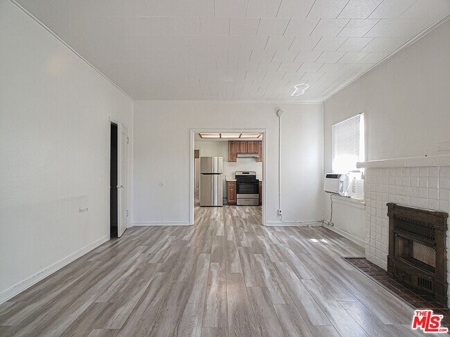 Foto del edificio - 336 S Wilton Pl